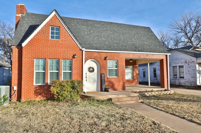 Building Photo - Cottage in the heart of Abilene!