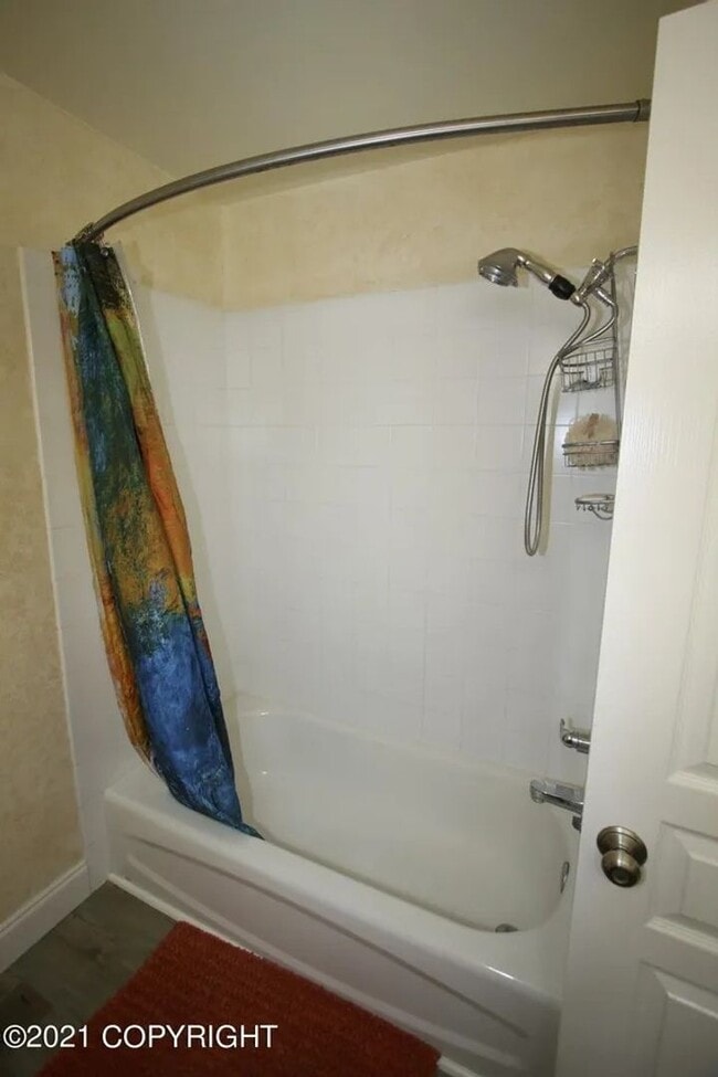 Building Photo - 3 Bedroom South Anchorage Townhouse!