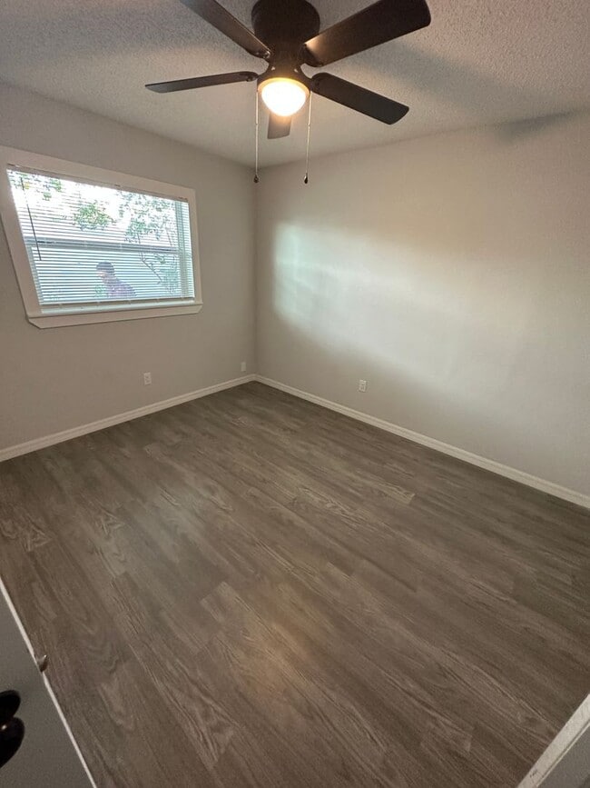 Building Photo - 4959 Tangerine Ave