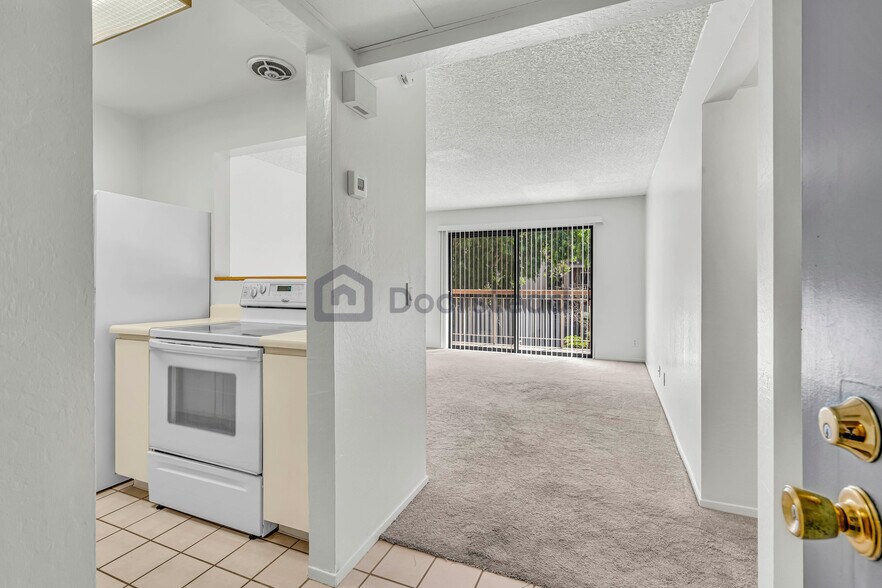 Building Photo - 310 N Civic Dr