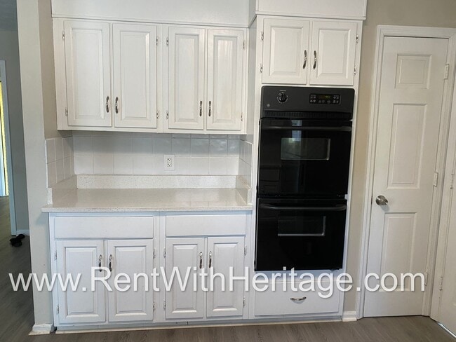 Building Photo - Charming Newly Renovated 3bd/ 2ba/ Gorgeou...