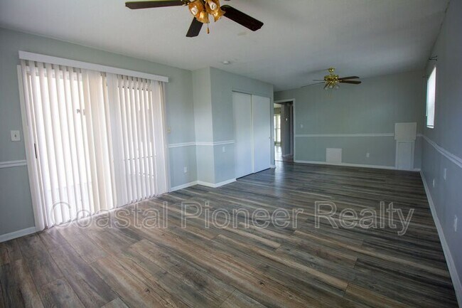 Building Photo - 10760 62nd Ave N