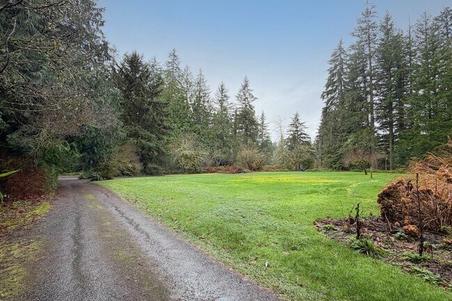 Building Photo - 5Bd/2.5Ba Redmond House