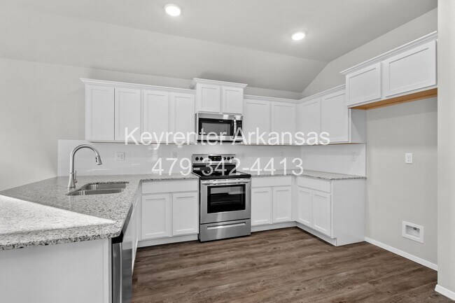 Building Photo - Brand new 3 bedroom, 2 bathroom home in Fayetteville, Arkansas