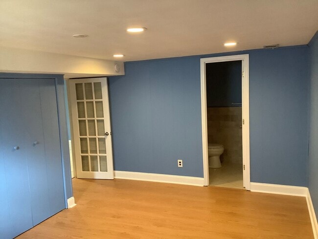 Building Photo - SPACIOUS SINGLE FAMILY HOME FOR RENT
