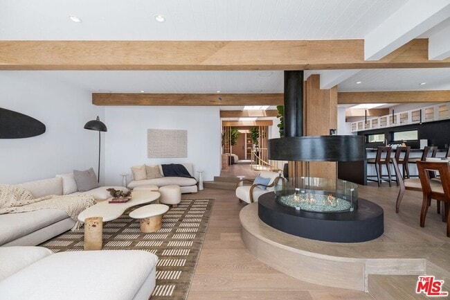 Building Photo - 24112 Malibu Rd