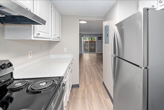 Modern Kitchen - ORCHARD FLATS