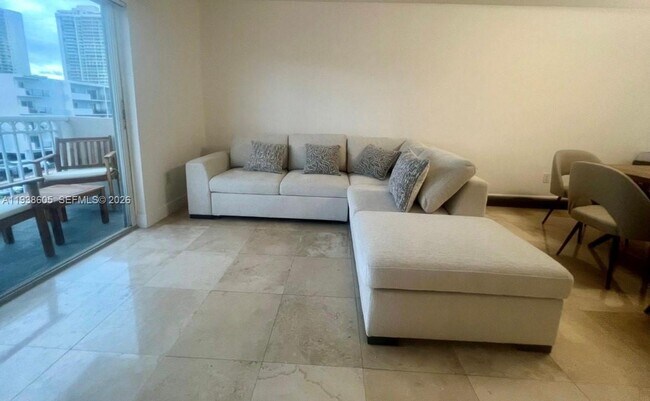 Building Photo - 3601 NE 170th St