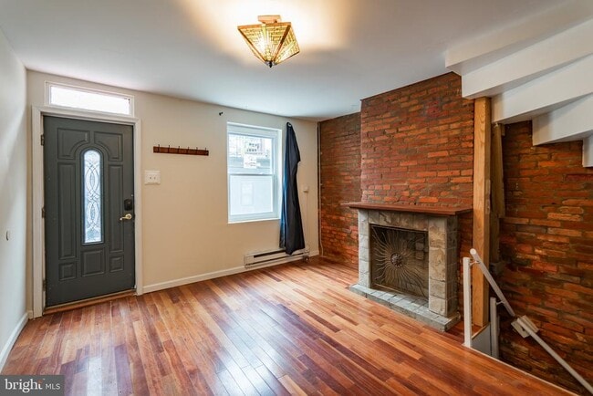 Building Photo - 211 W Stiles St