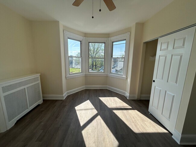 Building Photo - 423 Righter St