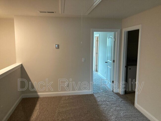 Building Photo - 922 Oak Rdg Ln