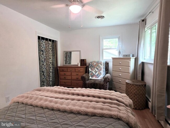 Building Photo - 4 Carolee Dr