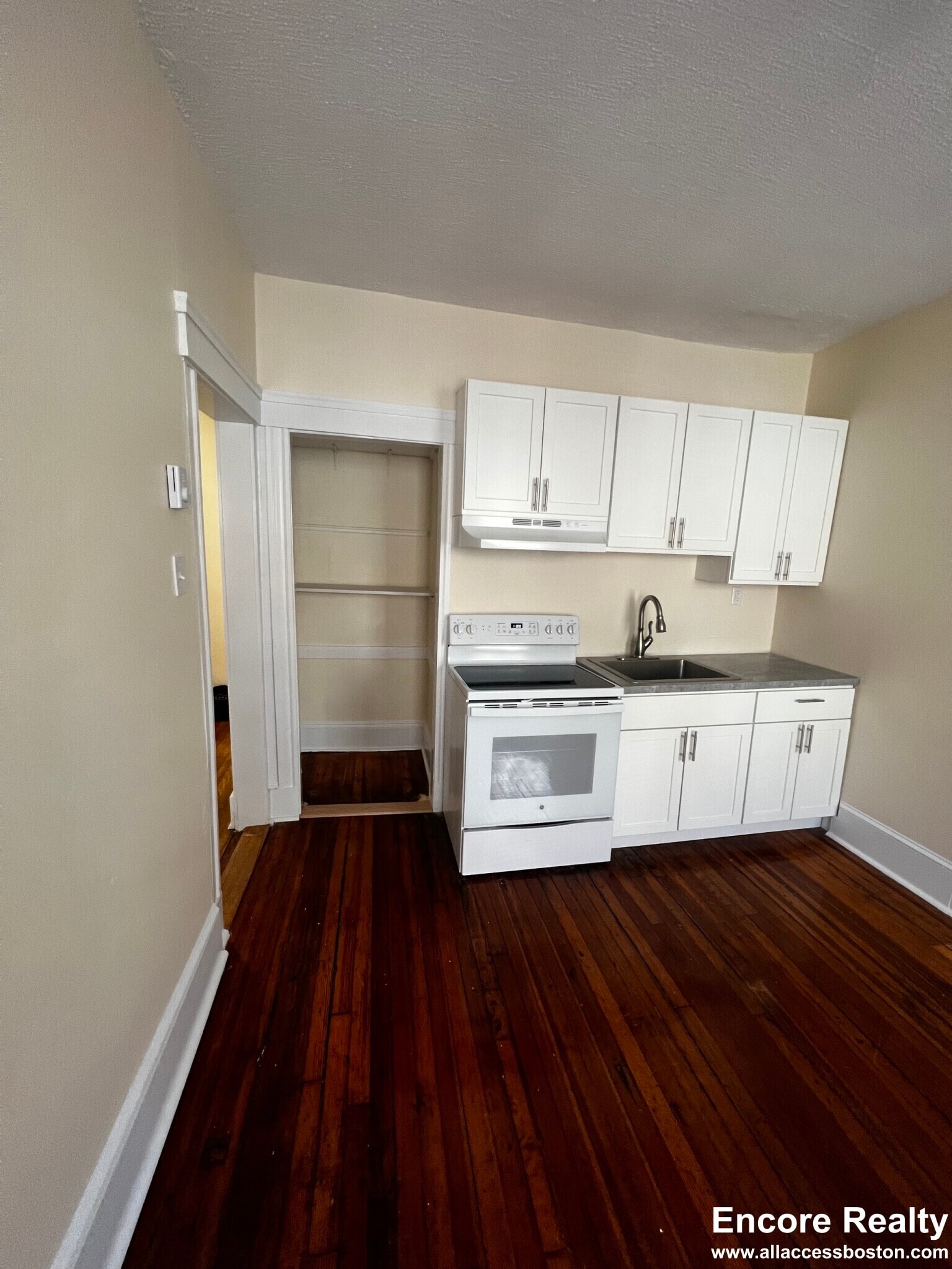 Building Photo - 883 Huntington Ave