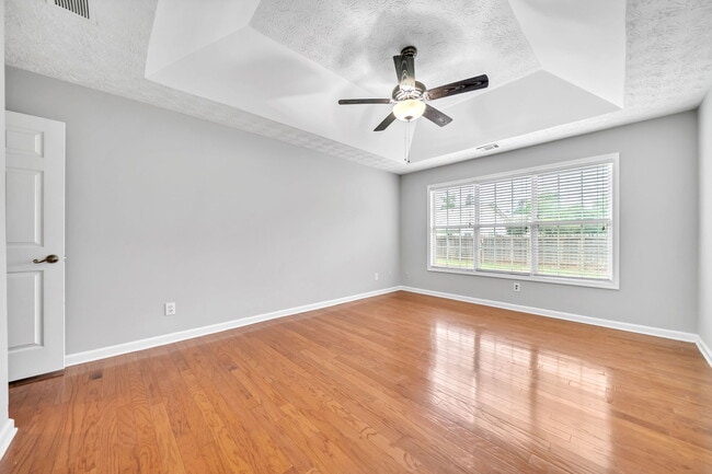Building Photo - 825 Chatham Park Dr SW