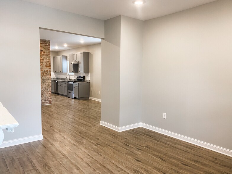 Living Room - 215 Avondale Ave