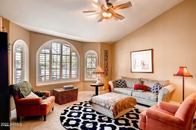 Building Photo - 3437 E Equestrian Trail