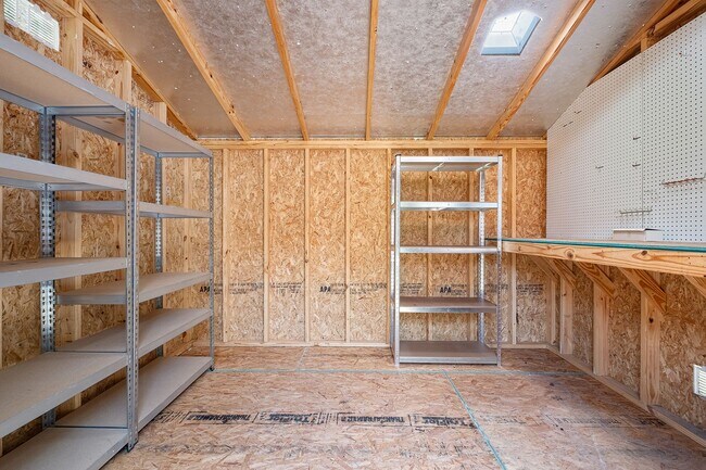 Building Photo - Beloved 3 Bedroom, 2.5 Bath Home in Brentwood