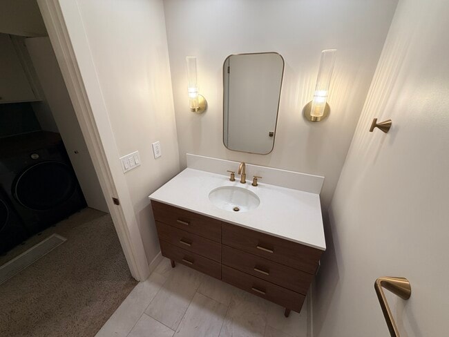 Building Photo - 1620 Ash St