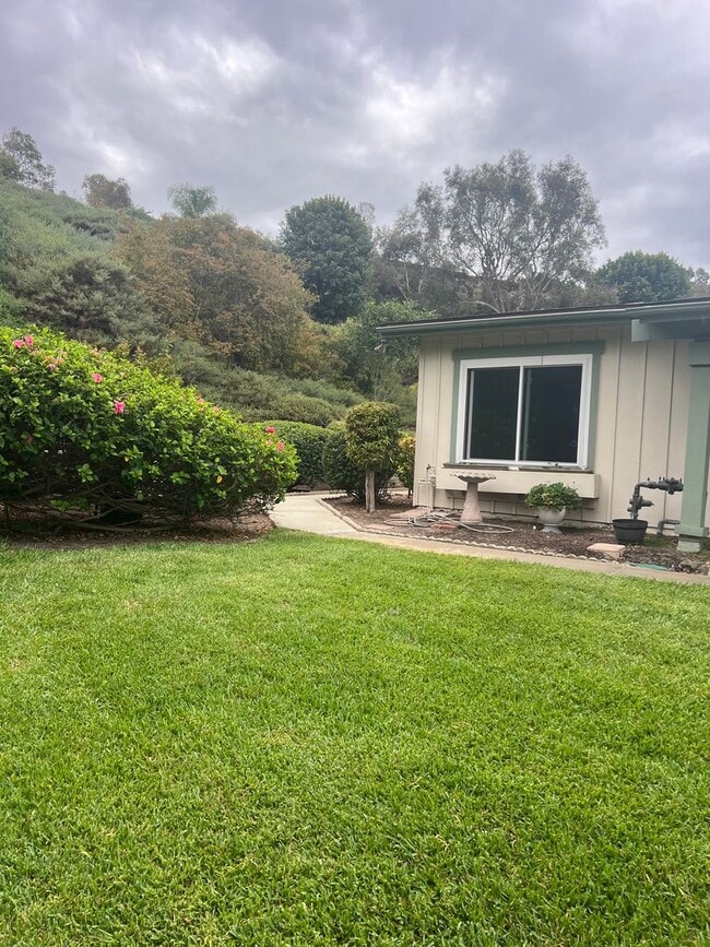 Building Photo - 55+ Home in Oceana Mission 1, Private End Unit!