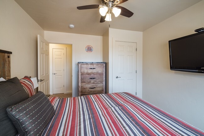 Building Photo - 3862 Desert Willow Cir