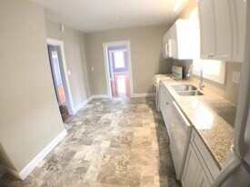 Building Photo - 48 Nesbit Avenue