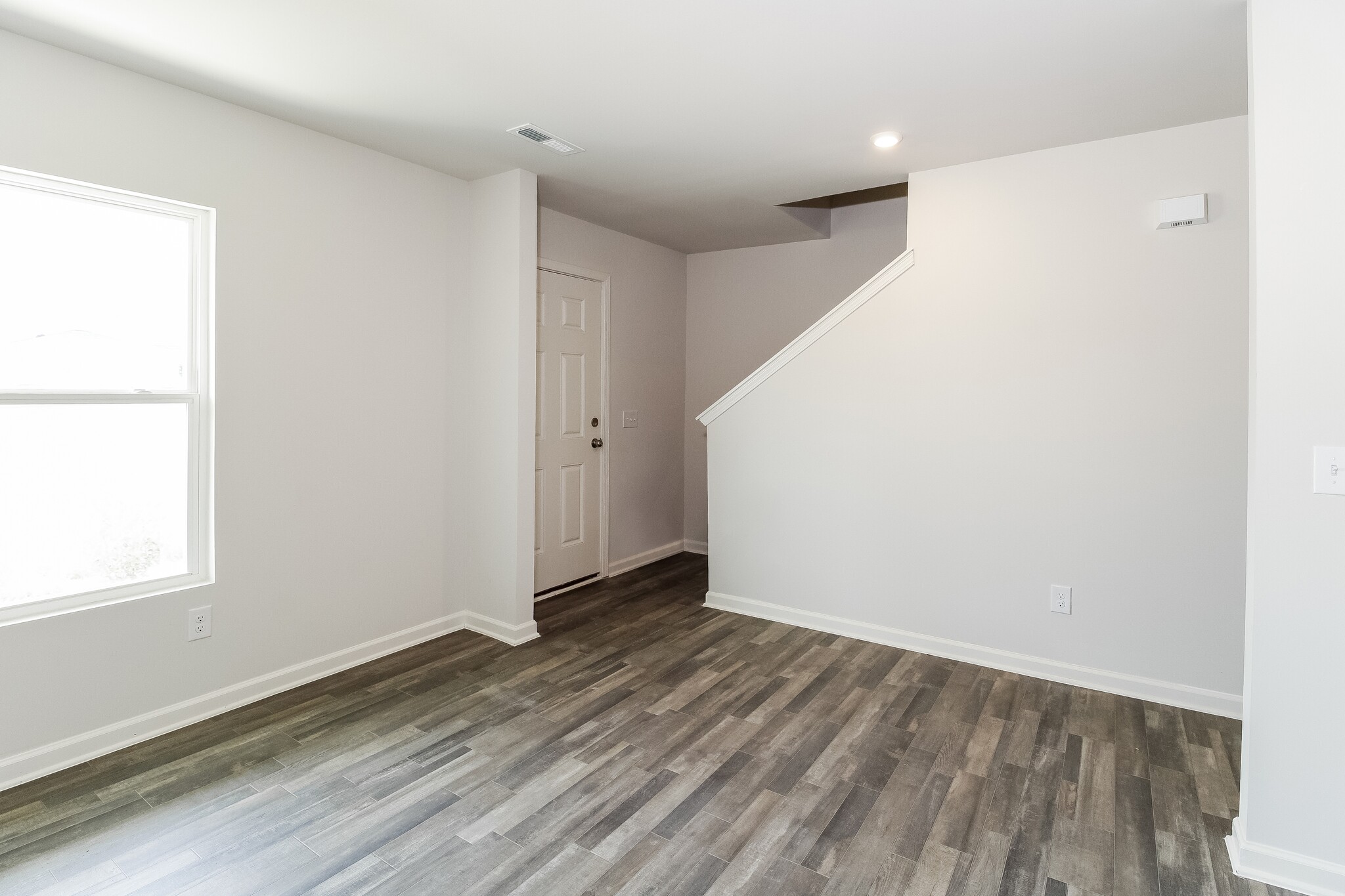 Building Photo - 1681 Robins Nest Drive