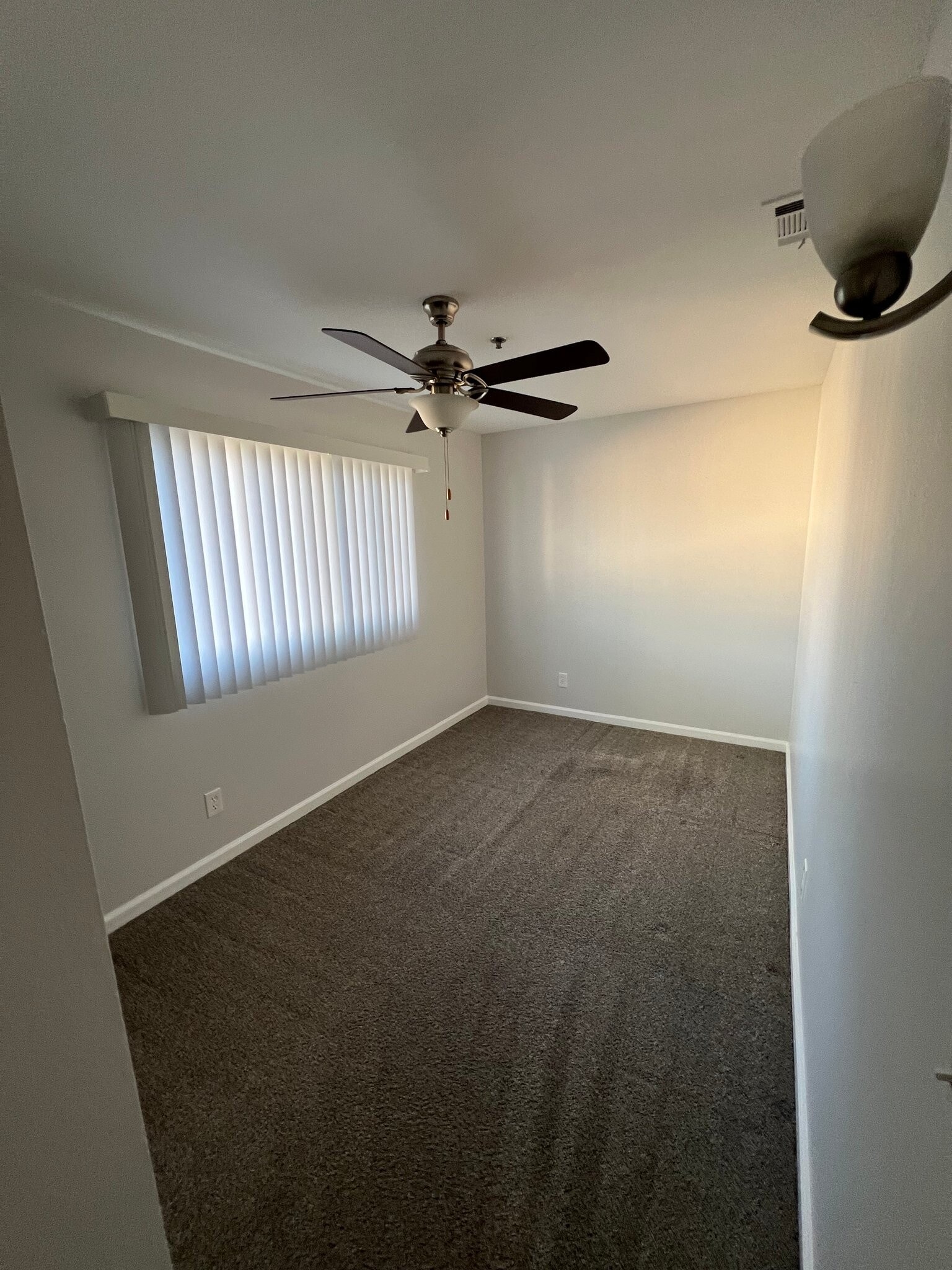 Building Photo - 5582 Crescent