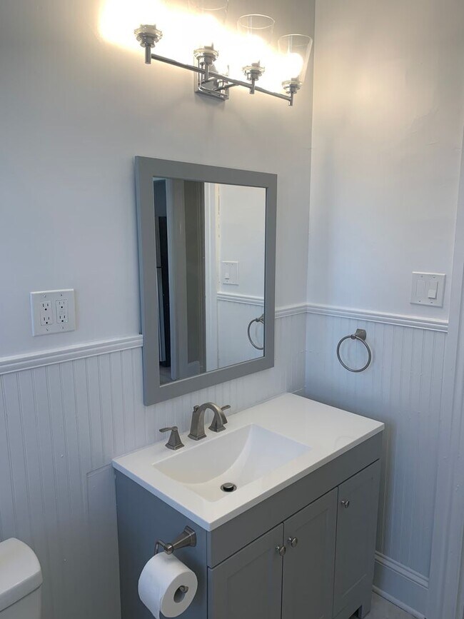 Building Photo - 718 Cattell St