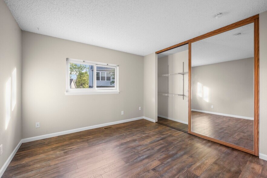 Building Photo - 12665 Grove Ct