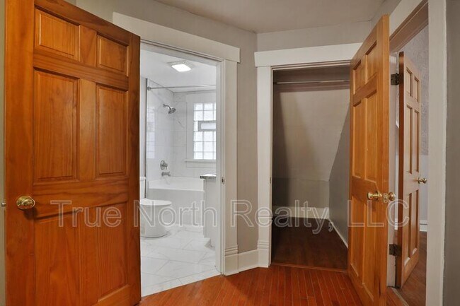 Building Photo - 628 E Whittier St