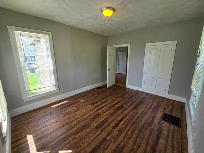 Building Photo - Charming 5 Bedroom Home in Aledo with Mode...