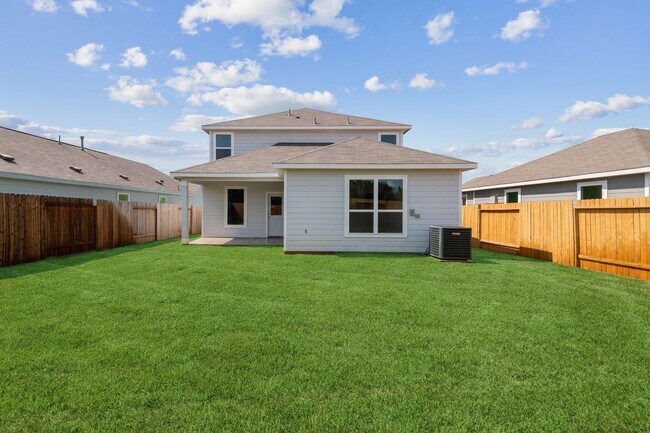 Building Photo - 15802 Berry Hl Dr