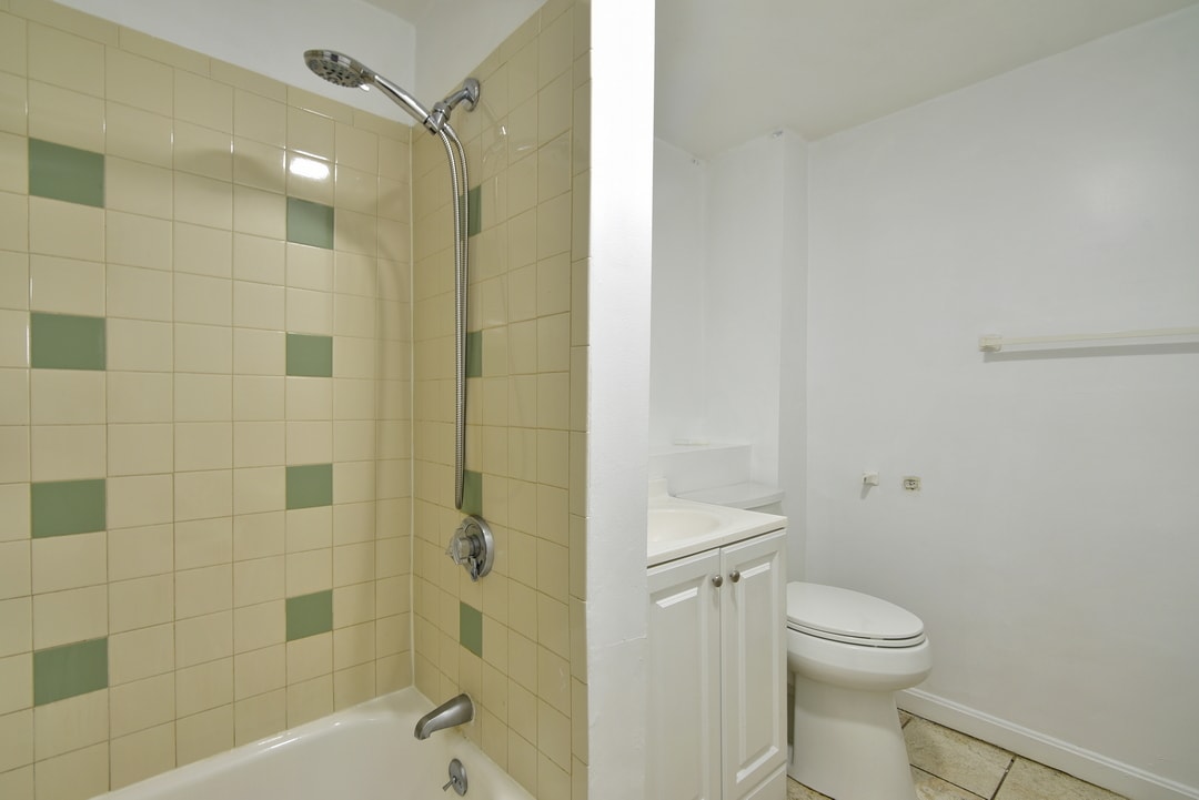 Building Photo - 43 Rosseter St