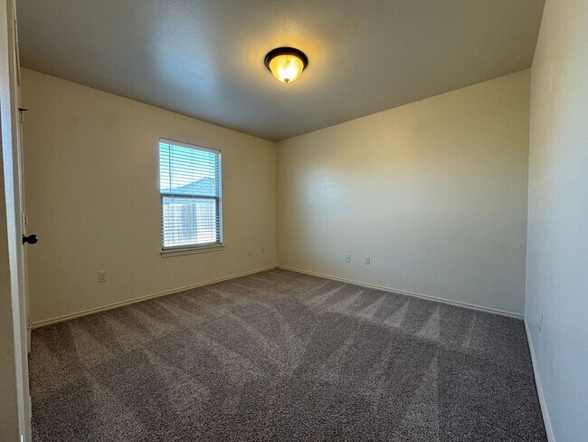 Building Photo - 6706 Oakridge Ave
