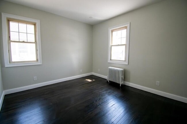 Building Photo - 840 Seaman Ave