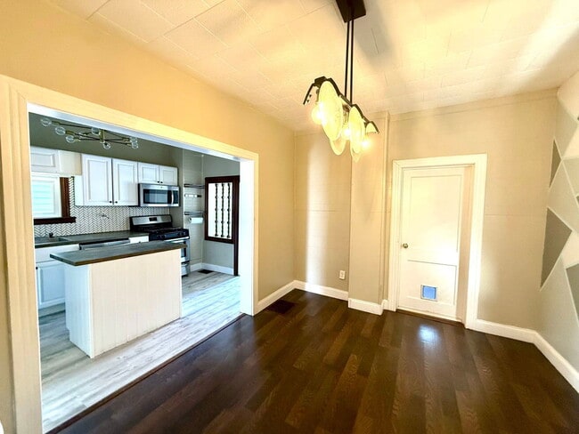 Building Photo - 219 Mt Joy St