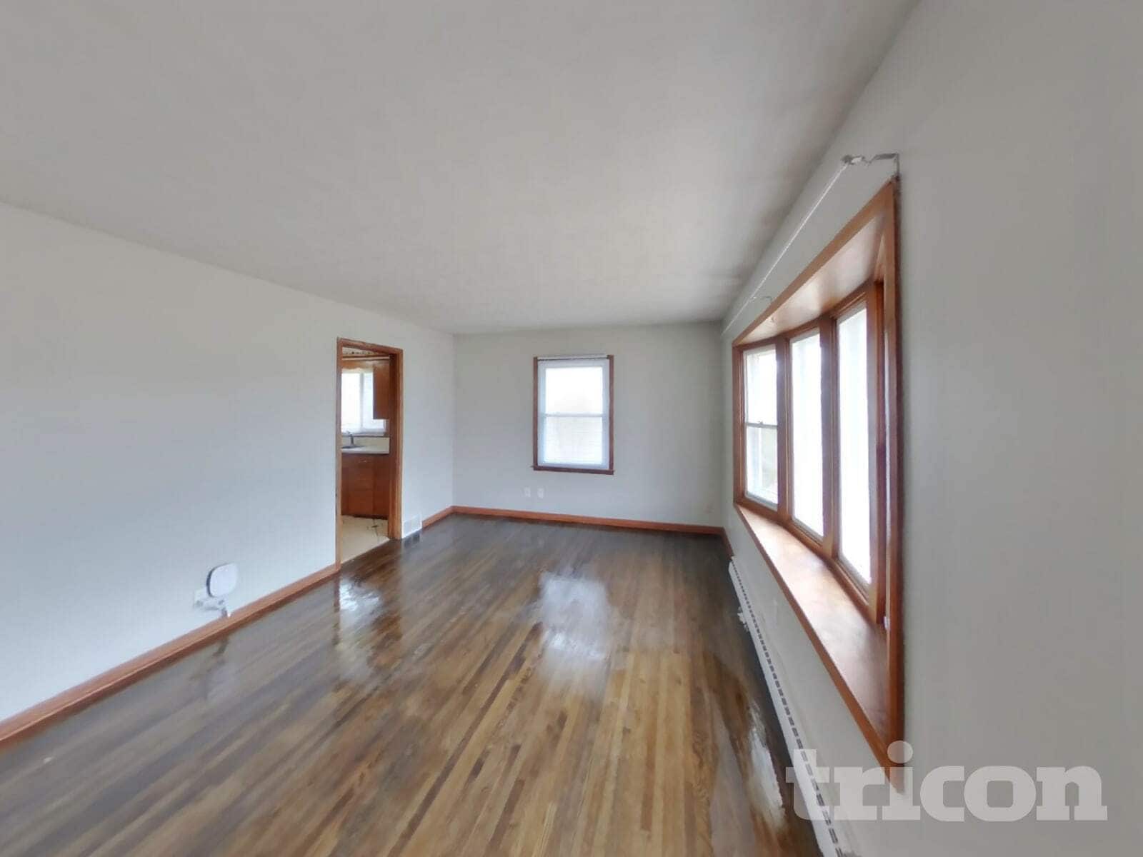 Building Photo - 1633 Sherwood Ave