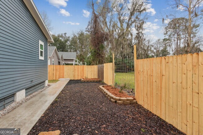 Building Photo - 711 Wheeler St