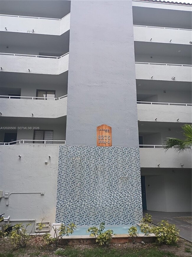 Building Photo - 8275 SW 152nd Ave