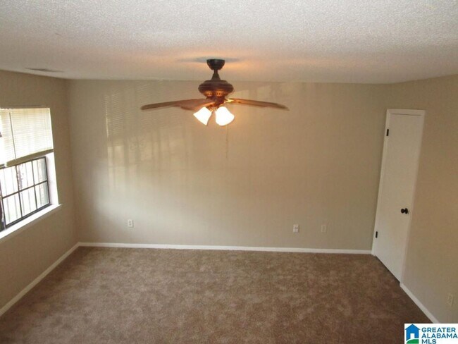 Building Photo - 2BR/1BA in Quiet Spring Lake Neighborhood