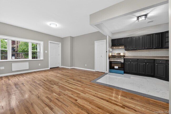 Building Photo - 315 E 163rd St