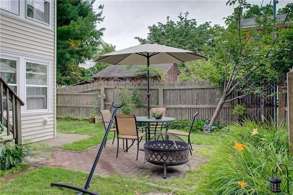 Building Photo - 36 Church St