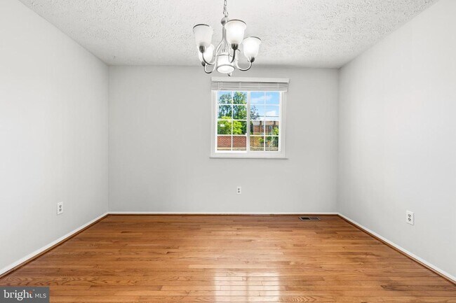 Building Photo - 4600 Brentleigh Ct