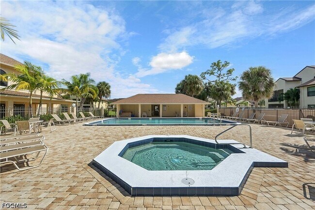 Building Photo - 8474 Charter Club Cir