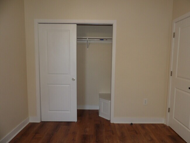 Building Photo - 4618 Walnut St