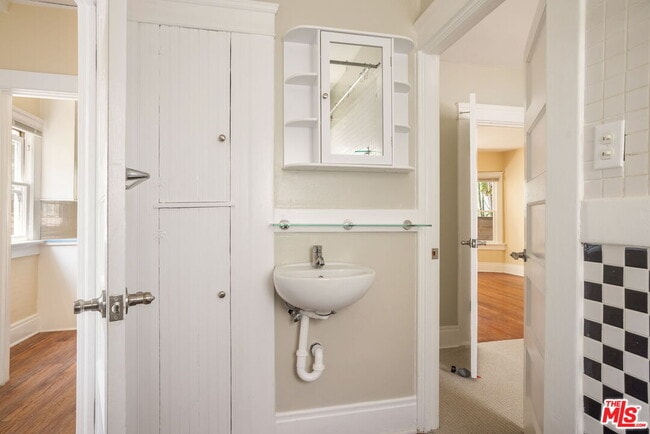 Building Photo - 532 Altair Pl