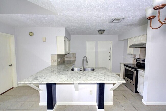 Building Photo - 5311 Linda Ln