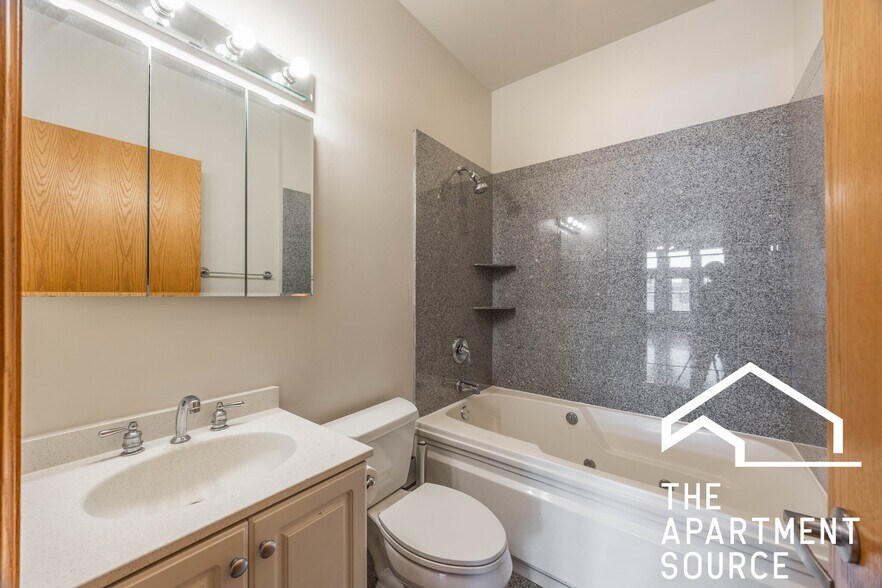 Building Photo - 1162 W Grand Ave