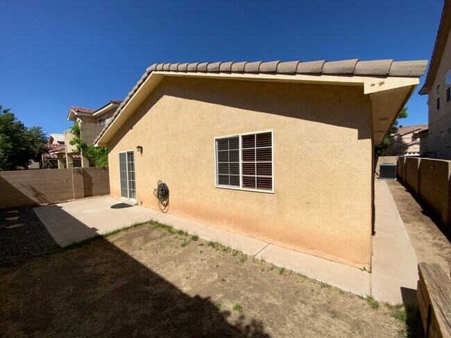 Building Photo - 3 Bedroom Single Story Home Available Near...