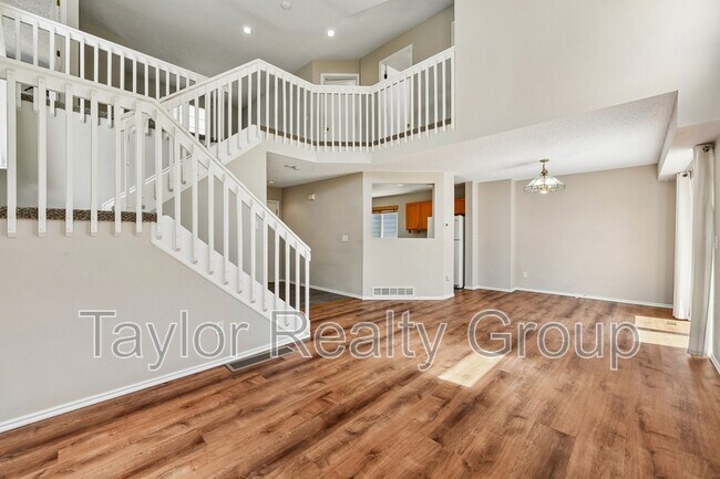 Building Photo - 8728 Starwood Ln